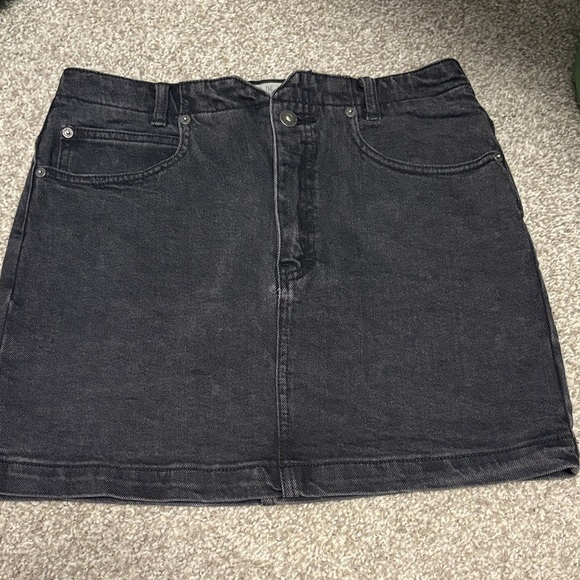 Free People Charcoal Black w grey undertone Mini Skirt has pockets + belt loops - Picture 1 of 11